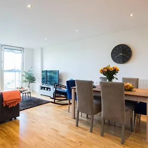 Wild Roses Serviced - Greenwich London